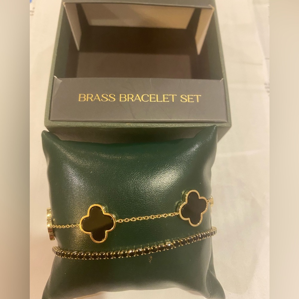 Maison KITSUNE men’s DUO 5-motif black + gold frame Clover Alhambra Bracelet set